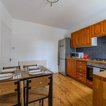 Pass The Keys Modern Simplicity 10Mins From Westfield, Stratford